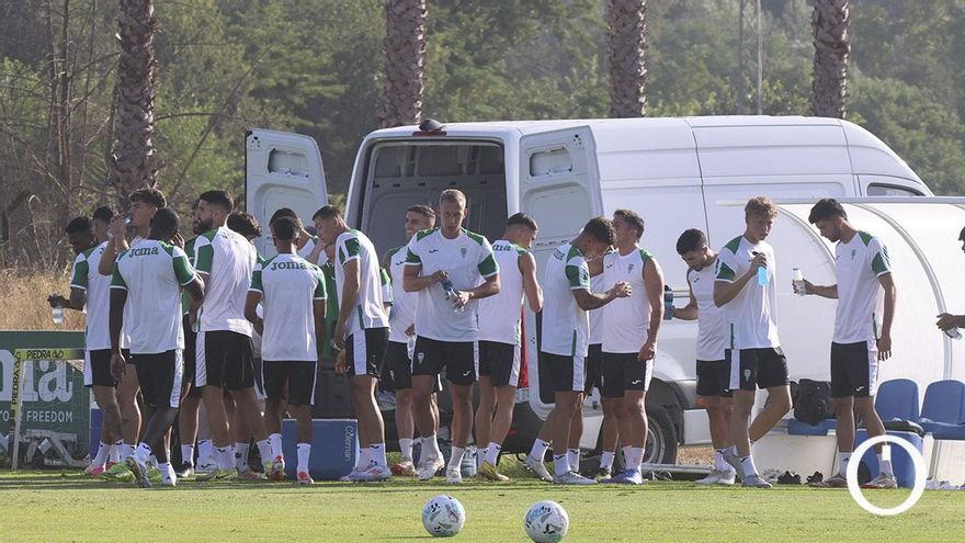 La semana del Córdoba CF: el pasado en los juzgados, el presente en El Arcángel y el futuro del vestuario