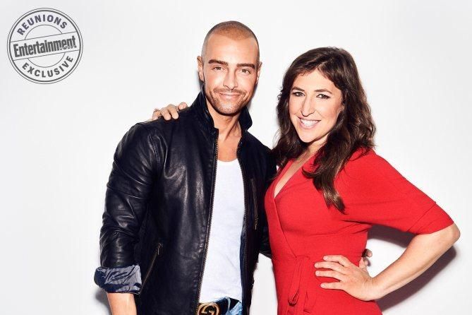 Mayim Bialik (Blossom Russo) y Joey Lawrence (Joey Russo) en 2017