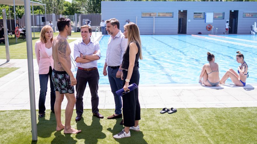 Las continuistas medidas de Almeida contra el calor en Madrid: piscinas, espacios culturales o más plazas de acogida