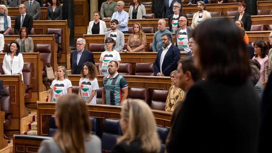 Sumar cambia la estrategia y apunta a Podemos por su oposición al Gobierno