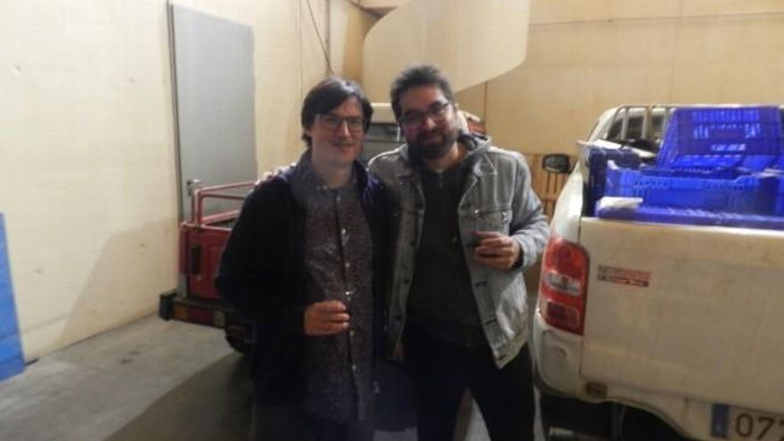Manuel Ruíz, izquierda, en fiesta de vendimia.