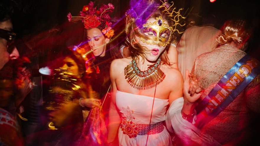 El Círculo de Bellas Artes celebra la llegada del carnaval con un baile de disfraces "surrealista"