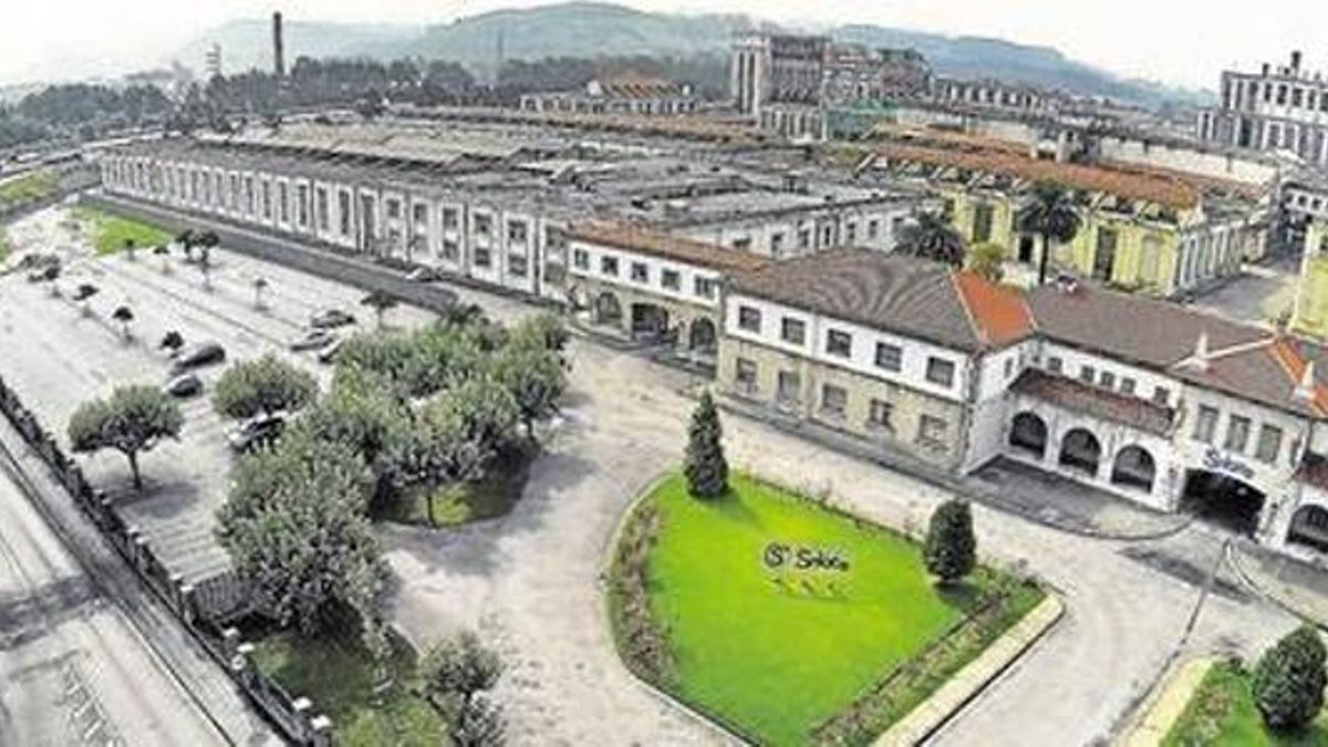 El borrador del acuerdo laboral de Sniace ratifica el despido de toda la plantilla