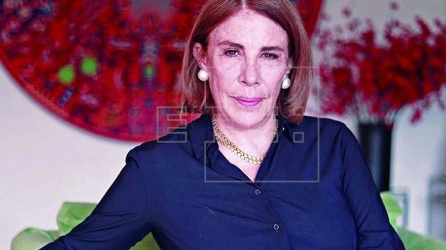 La mexicana Sabina Berman lamenta que "todo está en venta" en esta sociedad