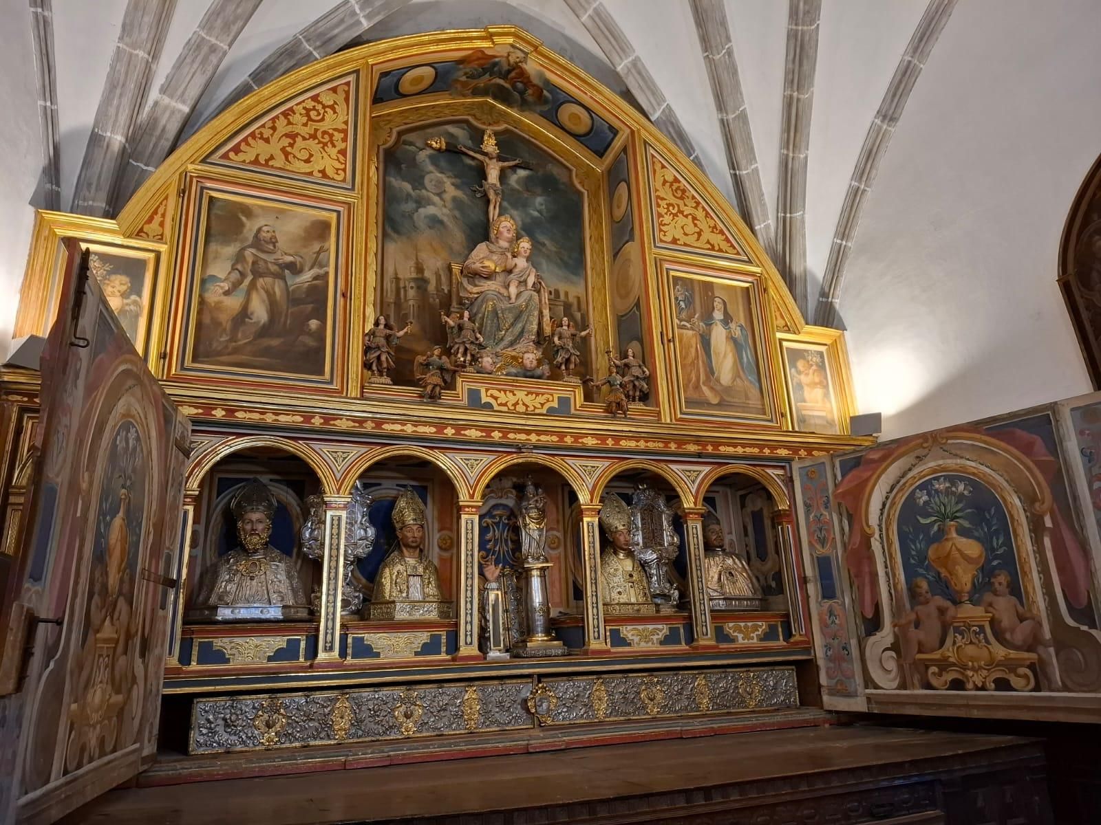 Armario-relicario que se puede visitar en la catedral de Tarazona