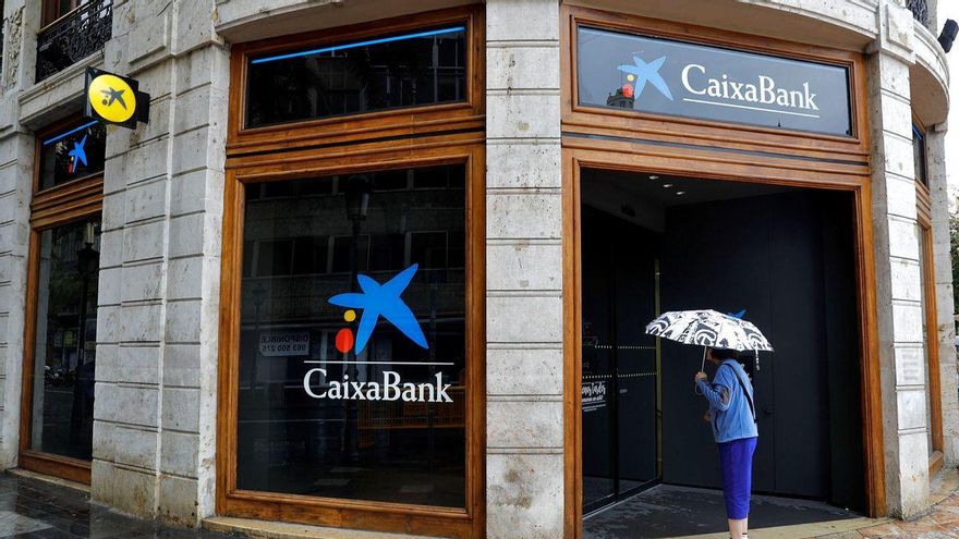 La EMT de Valencia pide al juez de la estafa de los cuatro millones que impute a Caixabank por blanqueo imprudente
