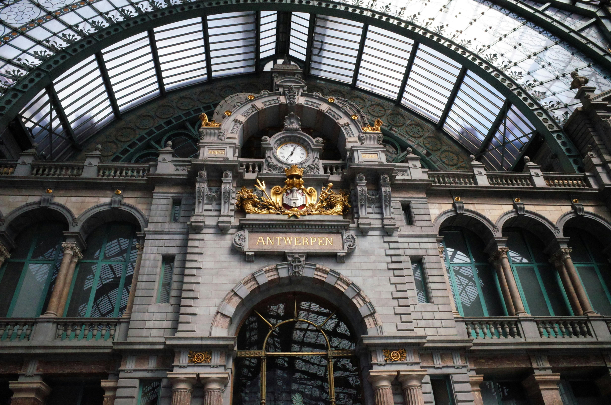 Interior de la Estación Central de Amberes.