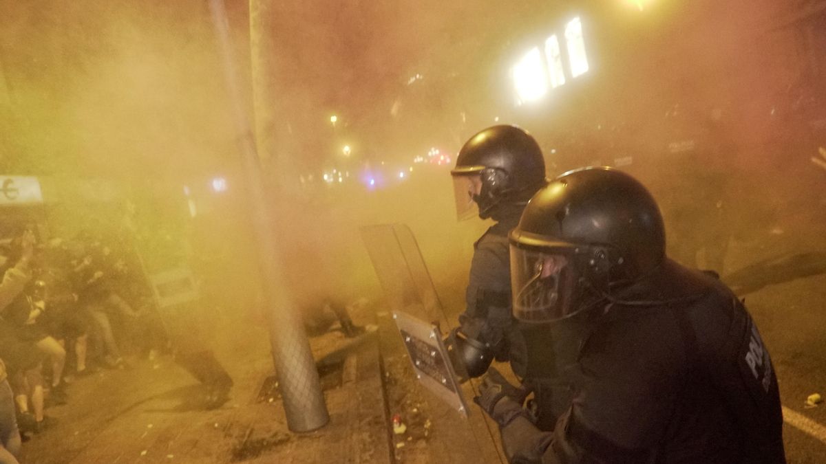 FOTOGALERÍA | Segunda jornada de protestas: incidentes en el centro de Barcelona y cargas de Mossos y Policía