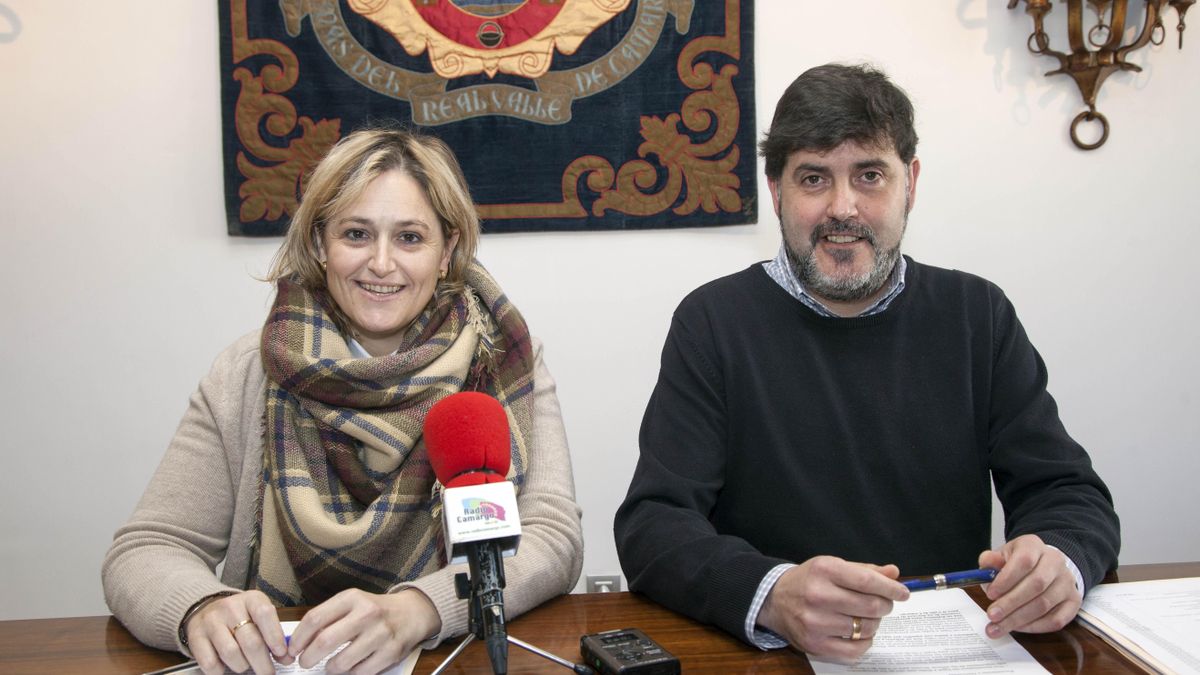 Esther Bolado, alcaldesa de Camargo y Héctor Lavín, concejal del PRC, en una imagen de archivo.