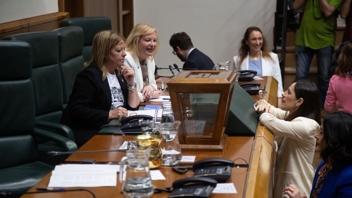 La sesión inaugural de la nueva legislatura del Parlamento Vasco, en imágenes