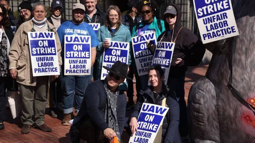 Los trabajadores de la Hispanic Society en huelga