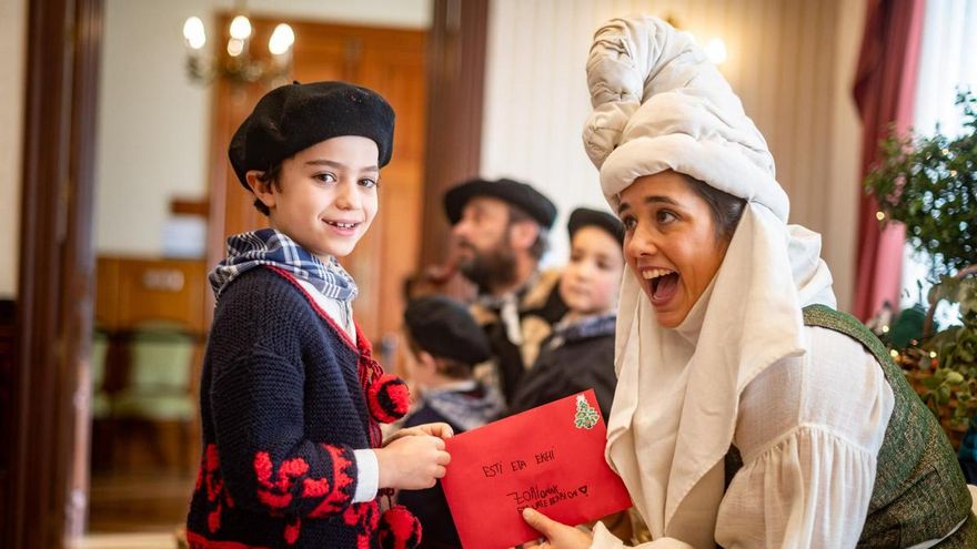 Olentzero y Mari Domingi ya se dejan ver por Euskadi: cuándo y dónde estar con los protagonistas de la Navidad vasca
