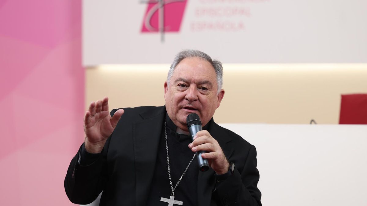 El Obispo de Canarias advierte de lo "mortífera" que es la ruta migratoria atlántica: "Si se quiere ser cristiano y humano, hay que atenderlos y cuidarlos"