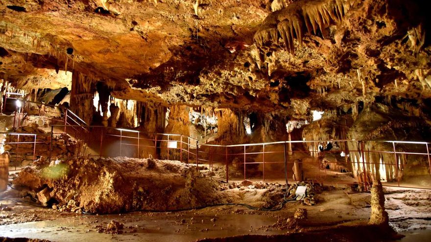 Una aventura subterránea en las cuevas de Tarragona que guardan formaciones geológicas únicas