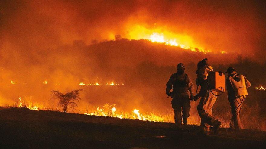 Incendio en Córdoba: hay cuatro focos activos y el fuego ya alcanzó varias casas