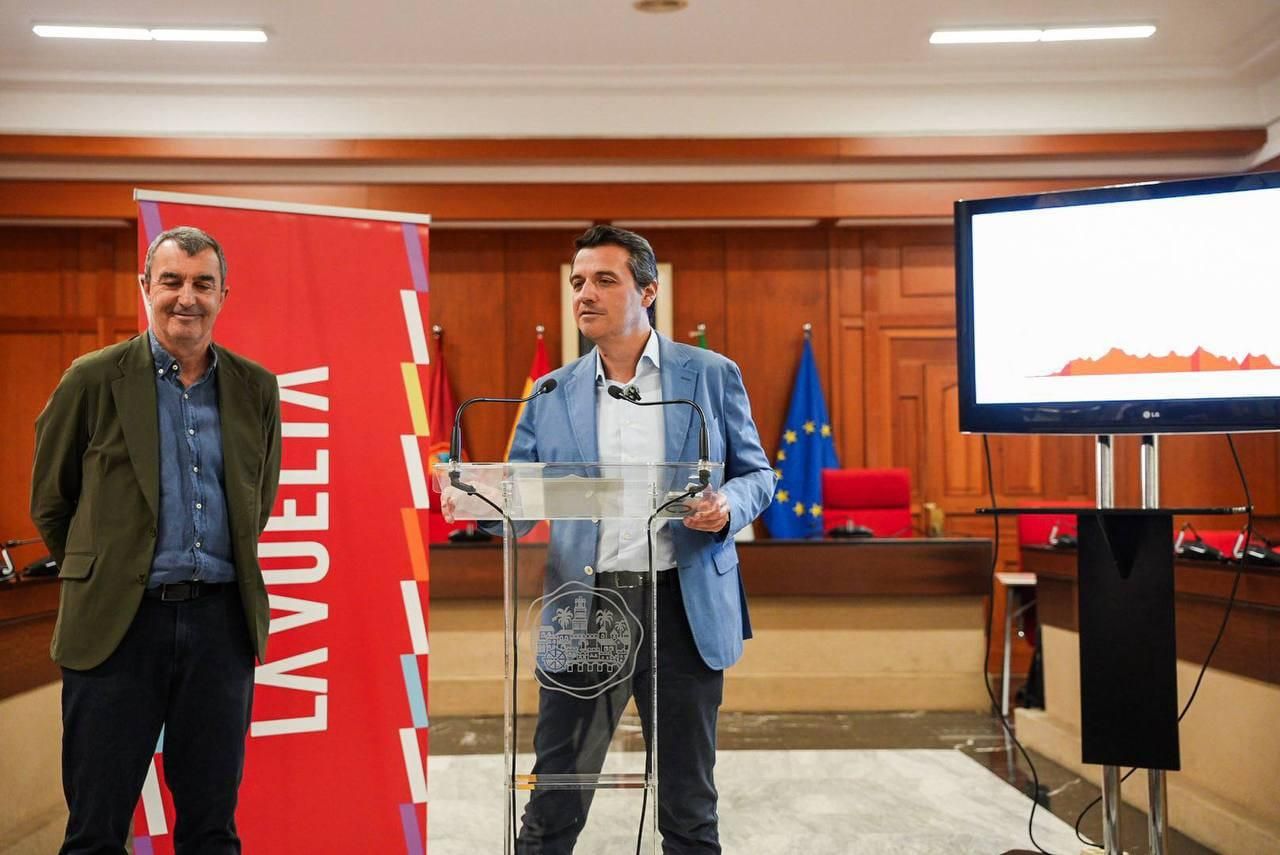 José María Bellido, junto a Javier Guillén en la presentación de la etapa cordobesa de La Vuelta