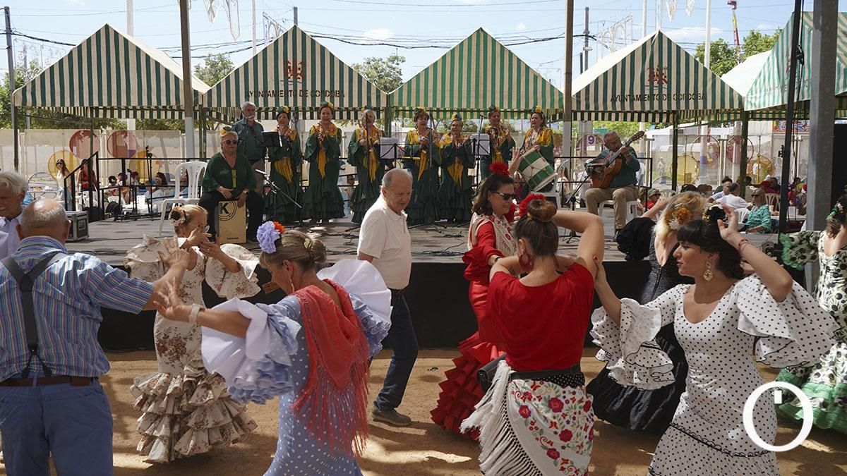 La Feria de Córdoba se abona a una jornada suave antes del aumento de la temperaturas