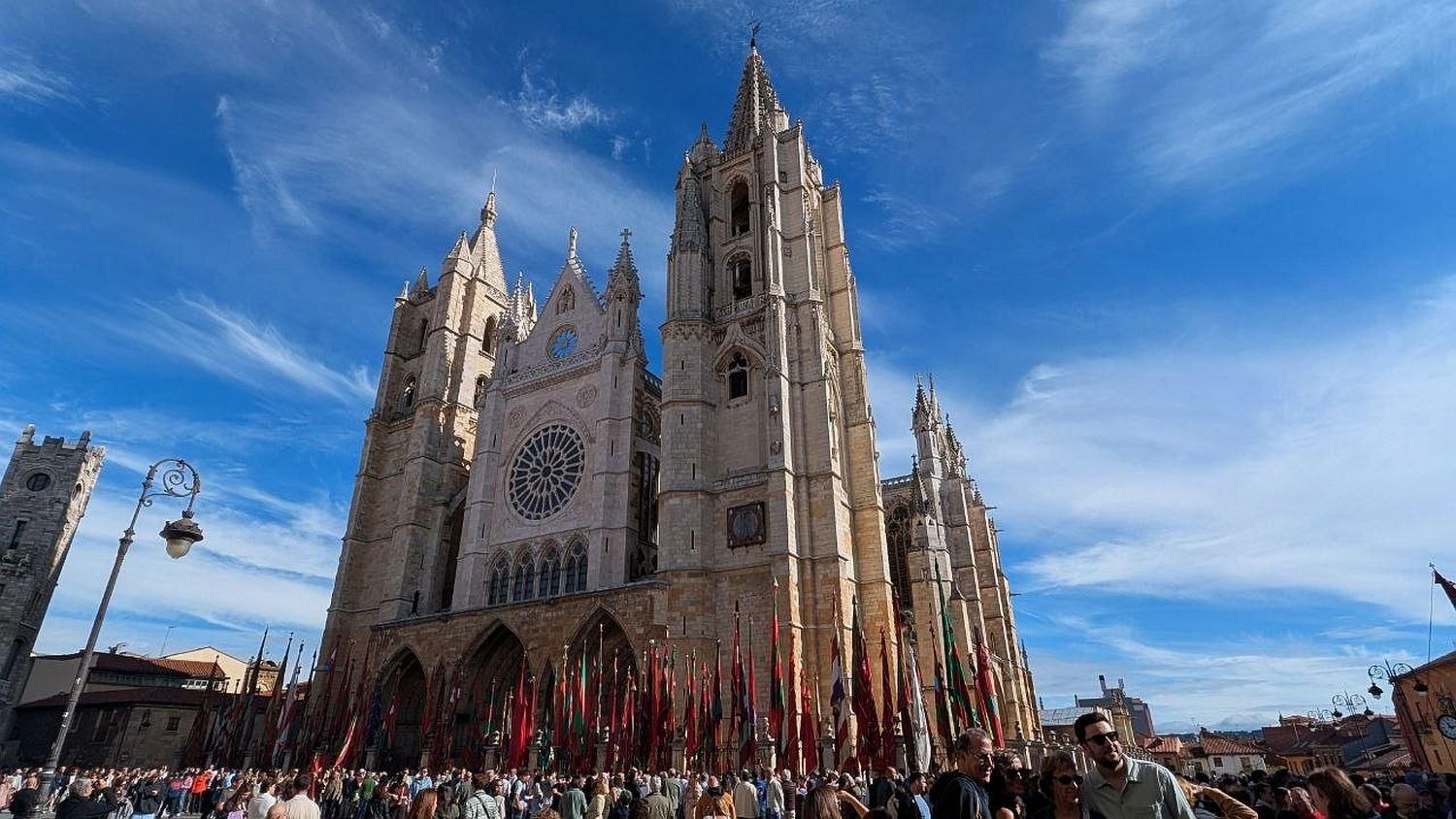 Pendones y Carros Engalanados en las Cantaderas 2026 de San Froilán