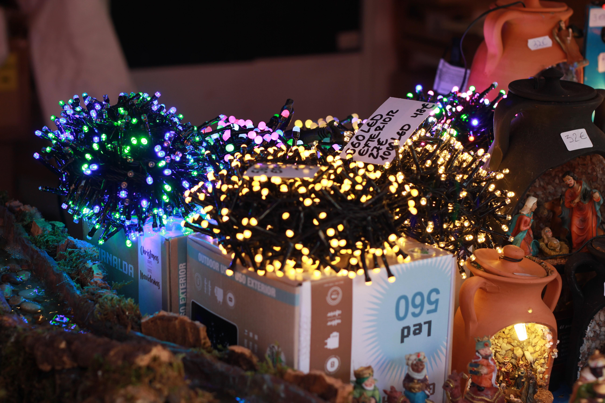 Recorrido puesto a puesto por la Navidad en la Plaza Mayor de Madrid