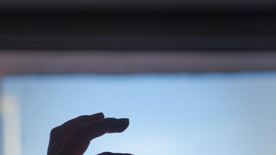 Eva Lootz, la artista que lucha contra la "visibilidad obscena" con obras que "ajustan la mirada"