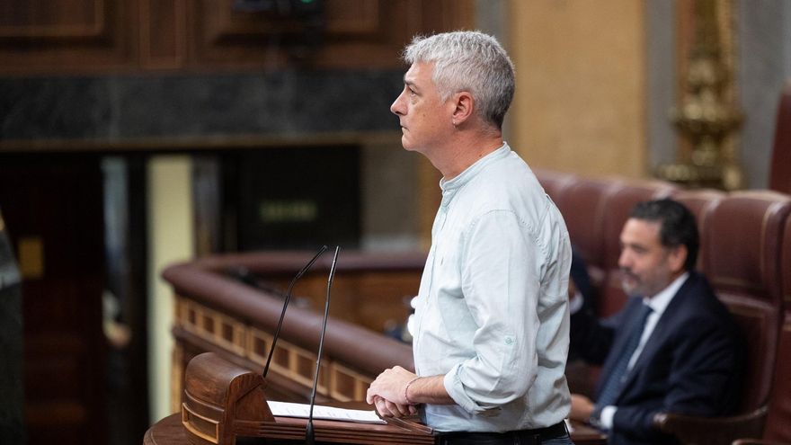 El portavoz adjunto de EH Bildu en el Congreso, Oskar Matute, interviene durante una sesión plenaria, en el Congreso de los Diputados, a 2 de octubre de 2026, en Madrid (España). Jesús Hellín / Europa Press