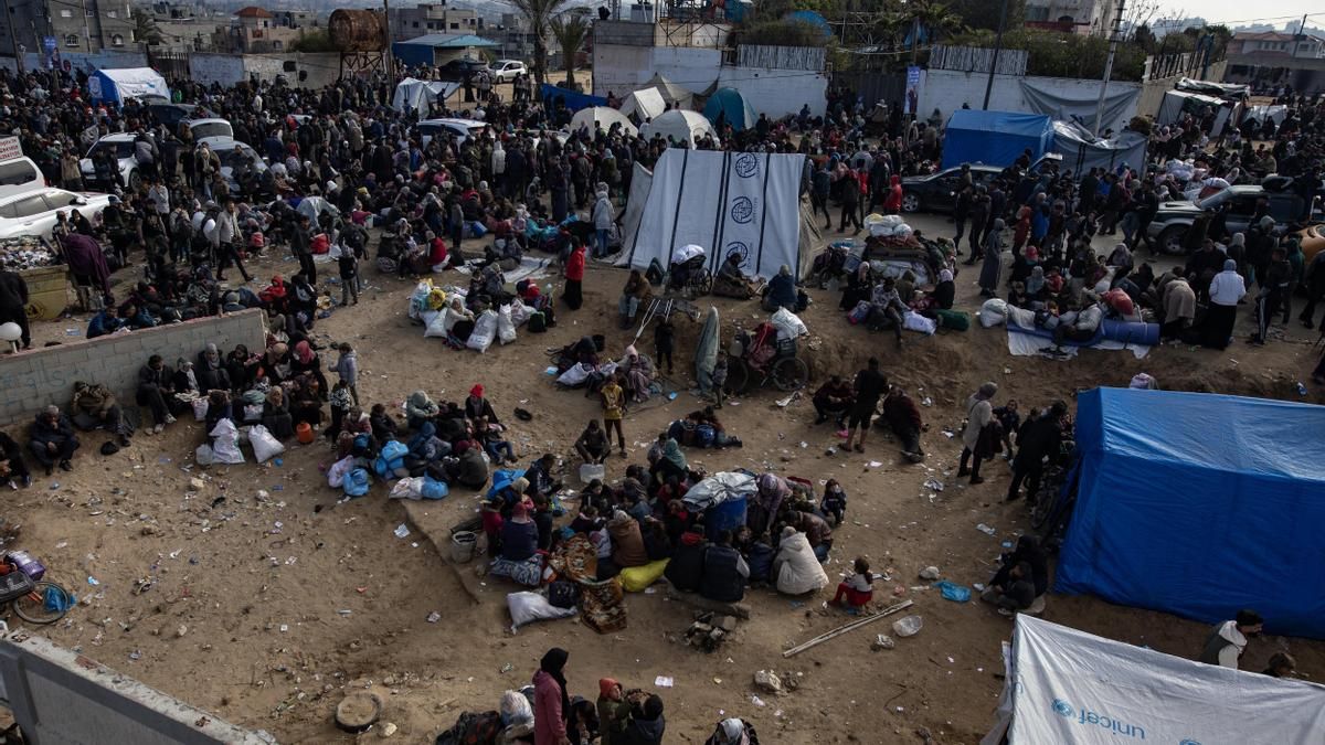 Trump plantea que Egipto y Jordania acojan a un millón y medio de palestinos mientras "simplemente se limpia" Gaza