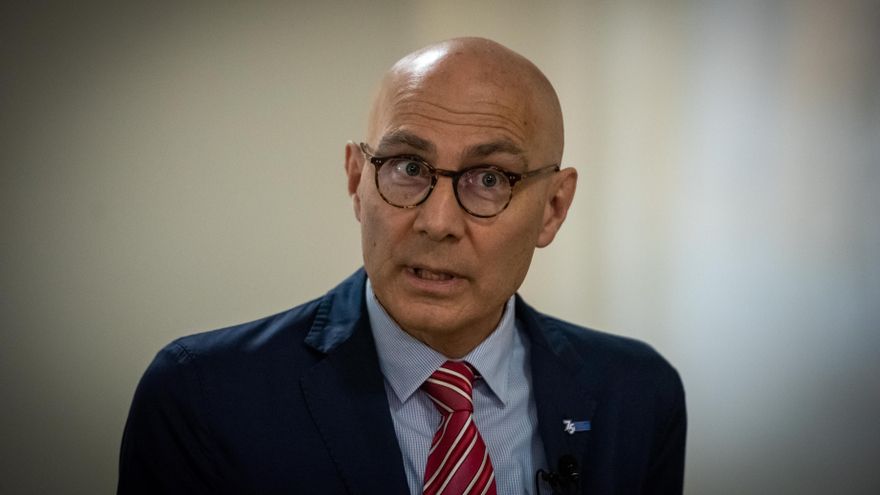 Türk: nuevas leyes italianas de rescate de migrantes "ponen vidas en peligro"