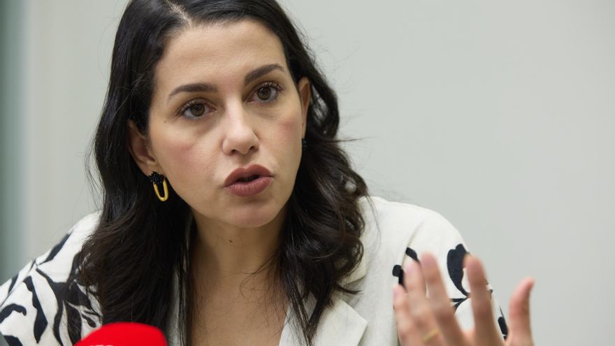 La líder de Ciudadanos, Inés Arrimadas, durante una entrevista para Europa Press, en la sede de Europa Press.