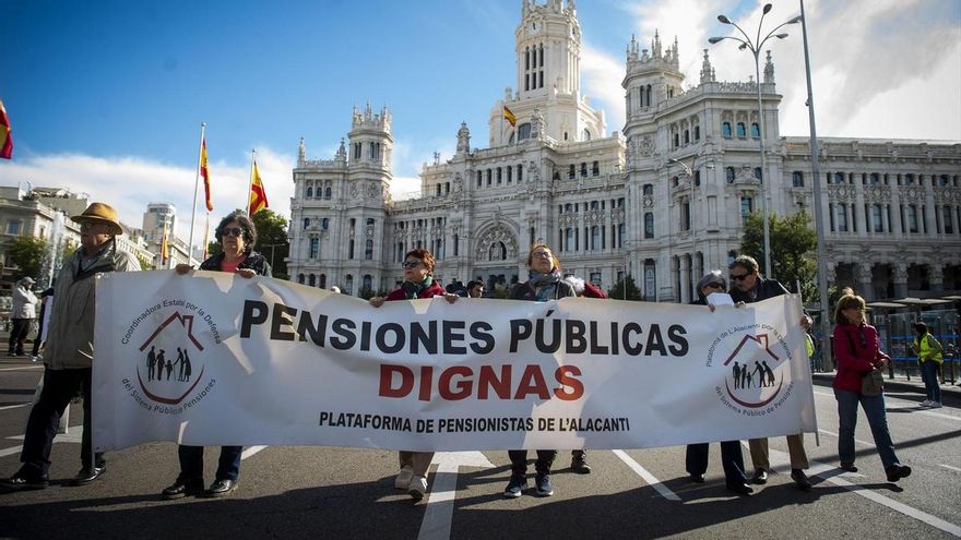 Por qué el sistema público de pensiones ni "está quebrado" ni "va a petar" como dicen PP y Vox