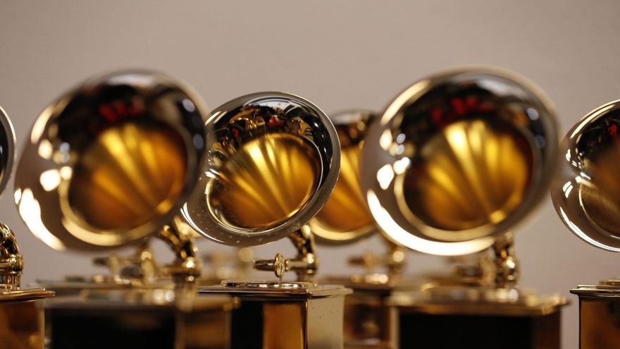 Dua Lipa inauguró la 66 edición de los Grammy en Los Ángeles: todos los detalles de la ceremonia