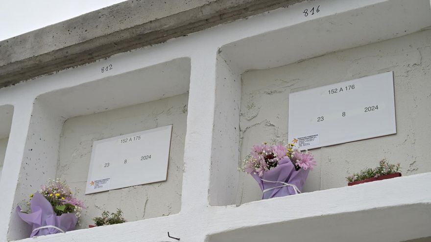 Enterradas en el cementerio de El Pinar las dos personas migrantes que llegaron fallecidas en un cayuco a El Hierro