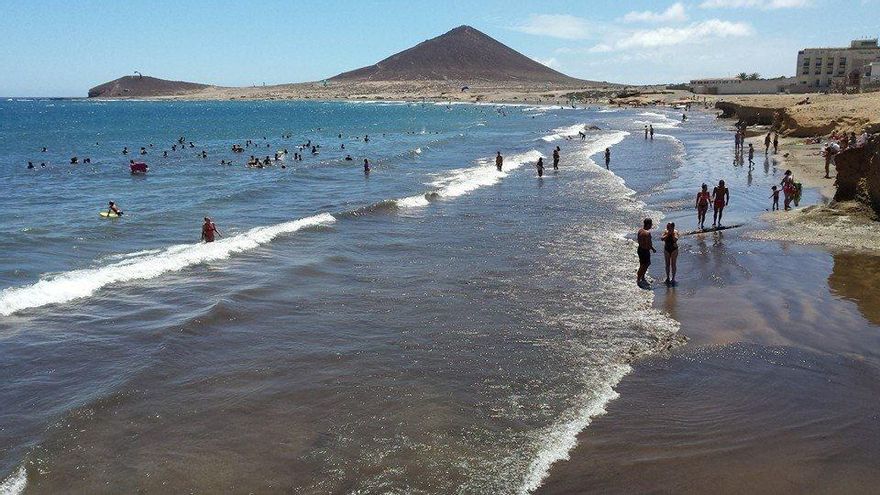 Reabren las playas de El Médano y El Socorro en Tenerife tras el cierre preventivo por el estado del agua