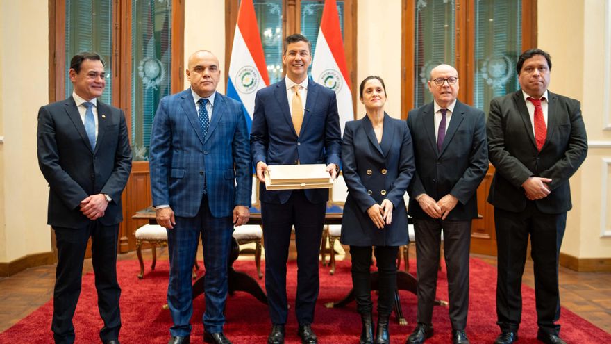 Manuscrito del siglo XVI y un diario de expedición de 1812 retornan a archivos de Paraguay