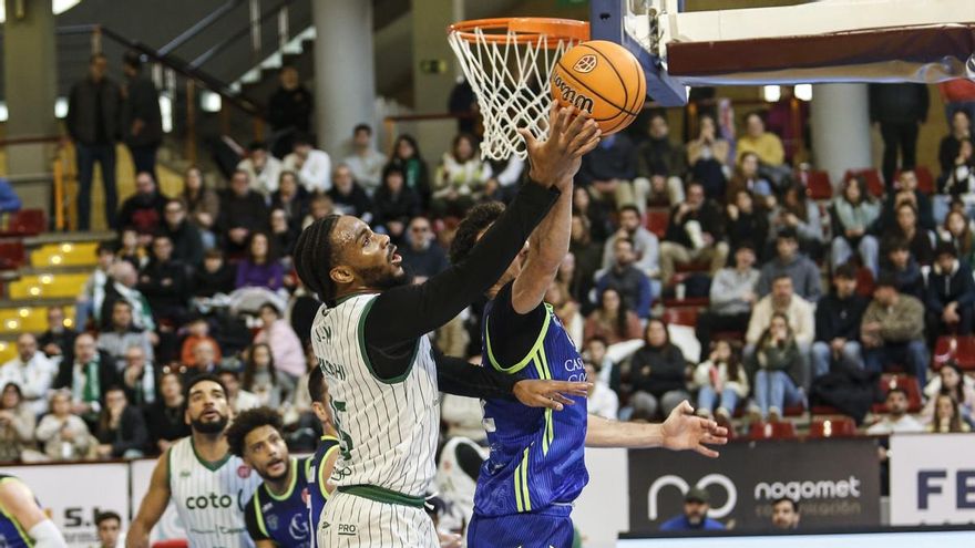 El Coto Córdoba CB y la dura pelea por el rebote