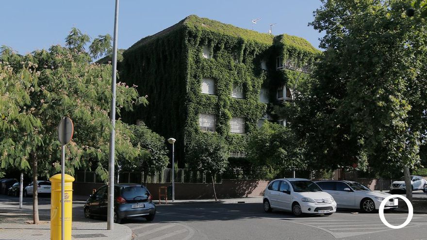 Edificio de la calle Teruel con cubierta vegetal