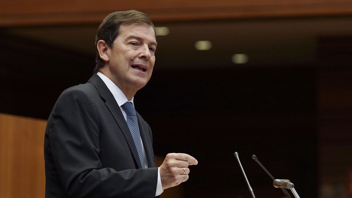 Mañueco justifica la suficiencia del operativo, achacando a las circunstancias el desastre, y anuncia un plan especial para Las Médulas