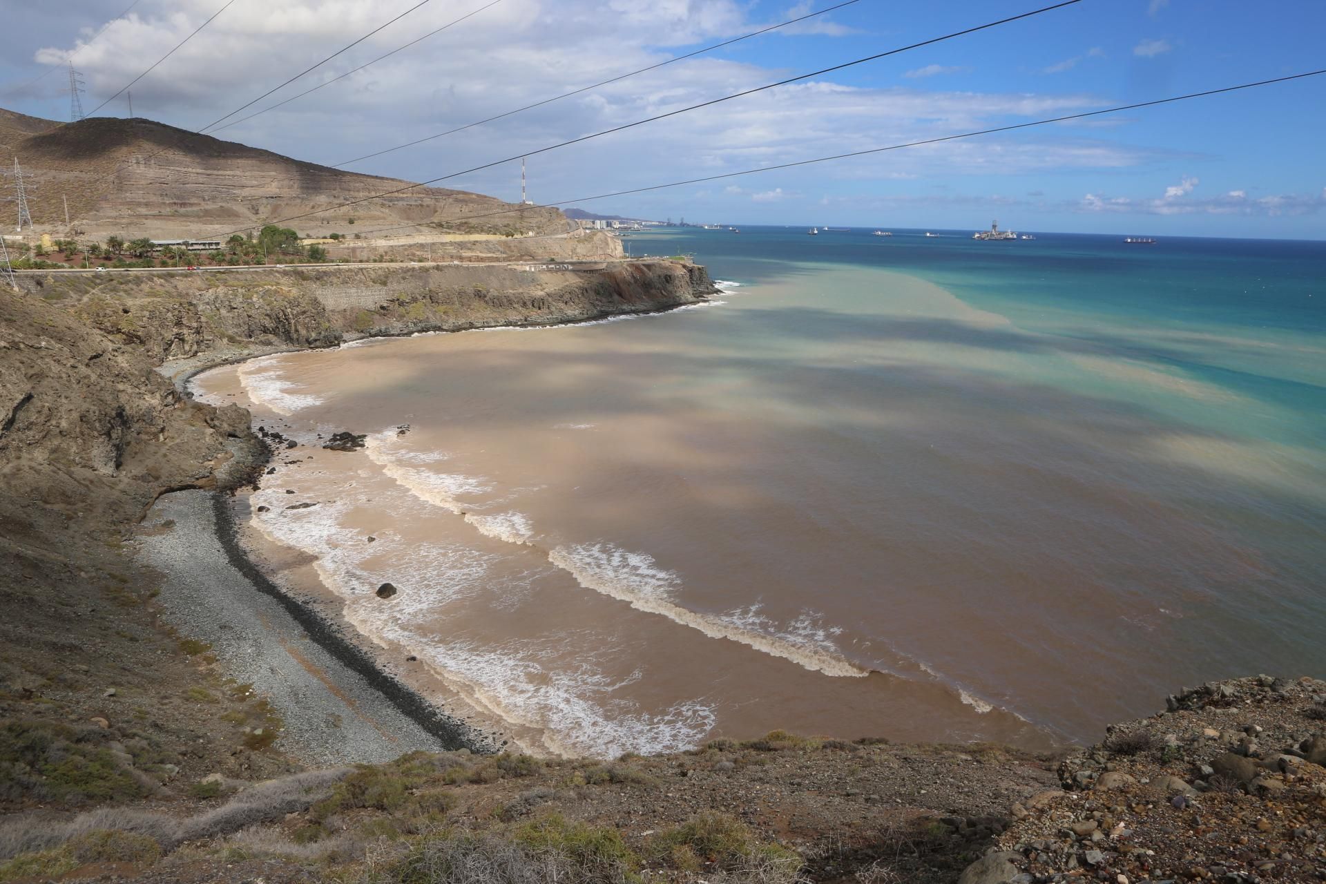 La playa de La Laja tras las lluvias (ALEJANDRO RAMOS)