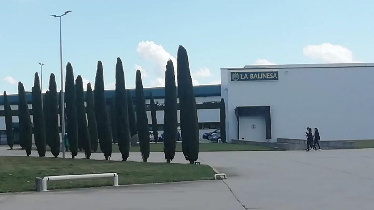 Instalaciones de la fábrica de La Balinesa en la localidad leonesa de La Antigua.