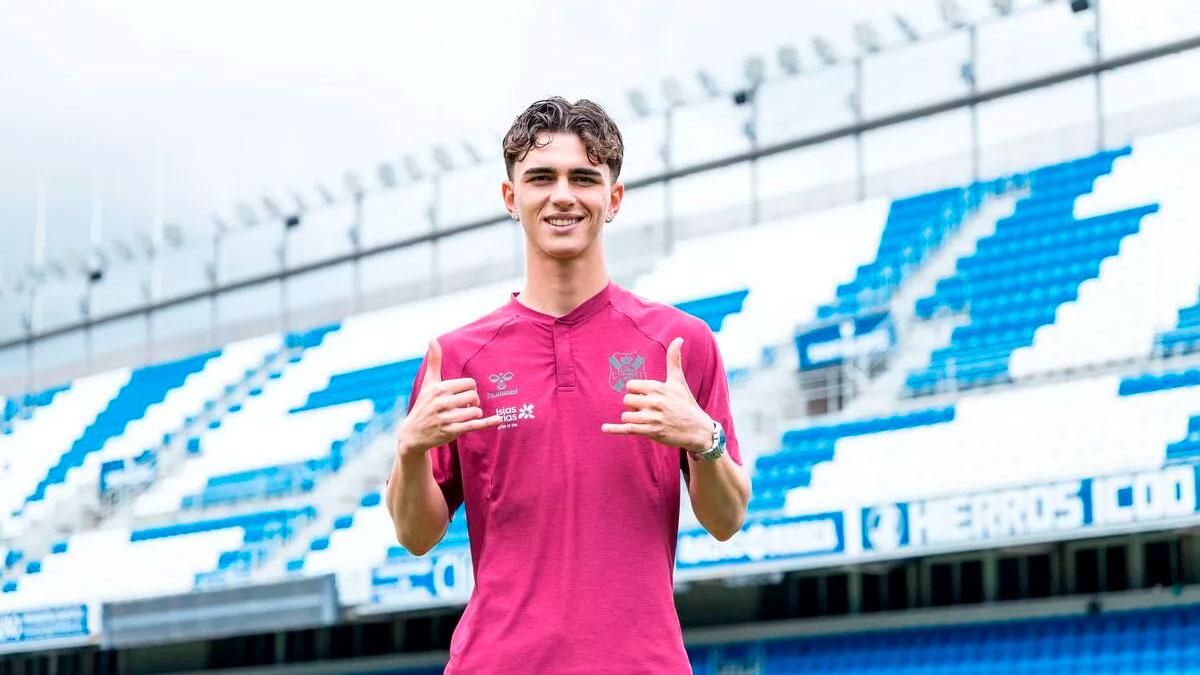 Dani Fernández renueva con el Tenerife hasta la temporada 28-29