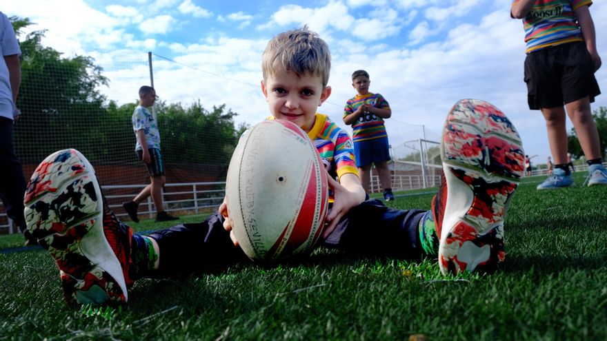 "El deporte donde todo el mundo vale": el equipo de rugby para niños con discapacidad que rompe barreras en Sevilla