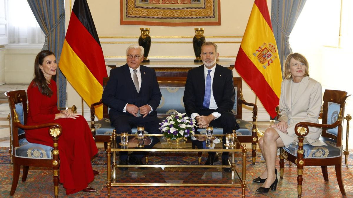 Reagan, Castro, dos papas y el Dalái Lama: los otros líderes que se reunieron con lehendakaris antes del presidente alemán