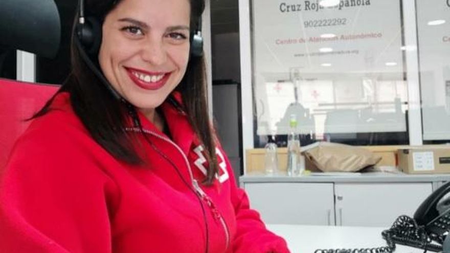 Voluntaria de Cruz Roja