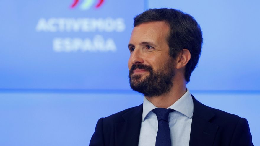 Casado pide al PP defender la monarquía, mayor "empatía" y rechaza cualquier pacto con Sánchez