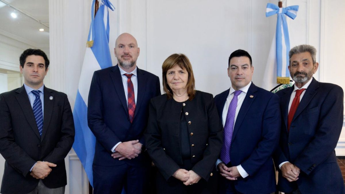 En diciembre pasado Bullrich, entonces ministra de Seguridad, recibió a autoridades de la DEA por la coorganización de la IDEC 2026 en Buenos Aires.