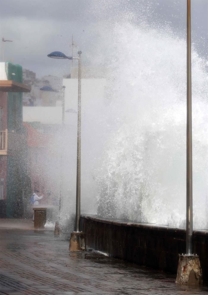 Fuerte oleaje en Gran Canaria