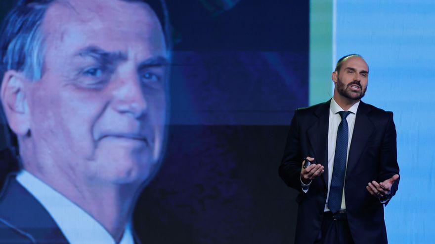 La Fiscalía pide investigar a un hijo de Bolsonaro por campaña contra Brasil en EE.UU.