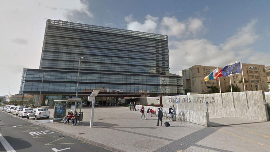 Negacionistas de la COVID bloquean un correo electrónico de la justicia en Canarias en respuesta a sus medidas restrictivas