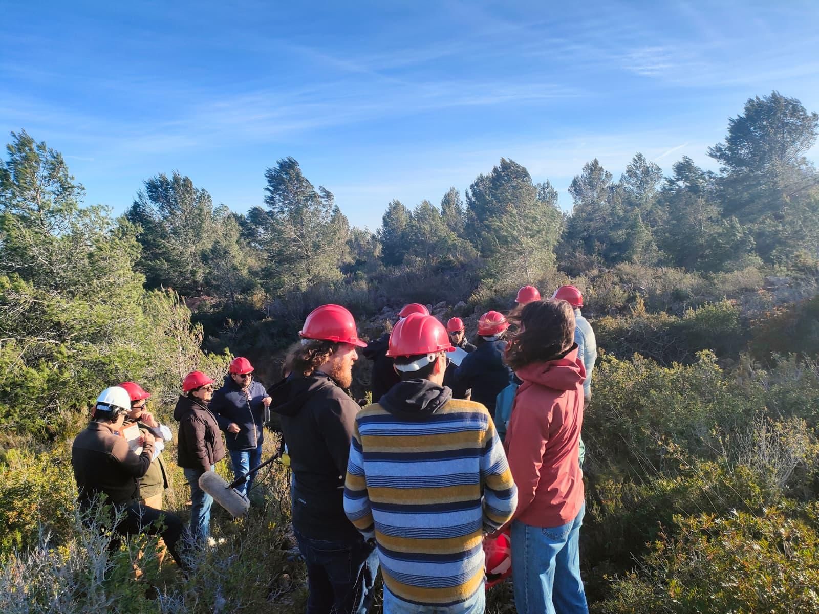 El equipo predoctoral del proyecto TREADS realiza una visita de campo en Tivissa para aprender a prevenir riesgos ante un terremoto