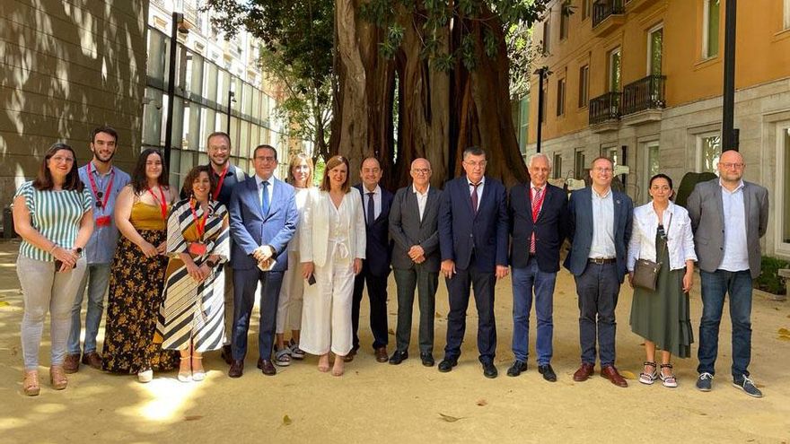 El Parlamento valenciano reclama la recuperación del derecho civil en el aniversario del Estatut d'Autonomia
