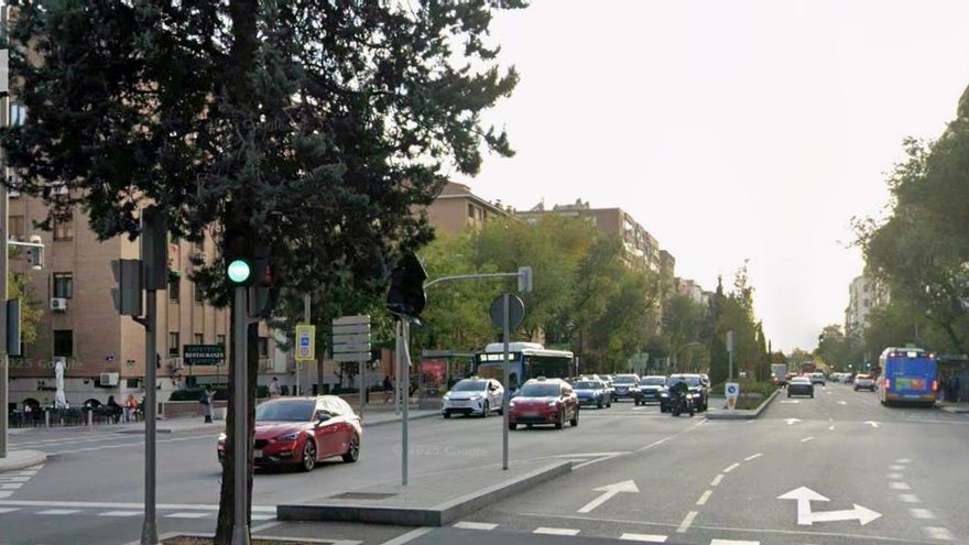 Muere un motorista de 62 años después de chocar contra un coche en la calle Doctor Esquerdo, a su paso por Retiro